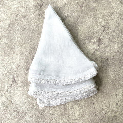 Snowy White Round Napkins ( Set of 4)